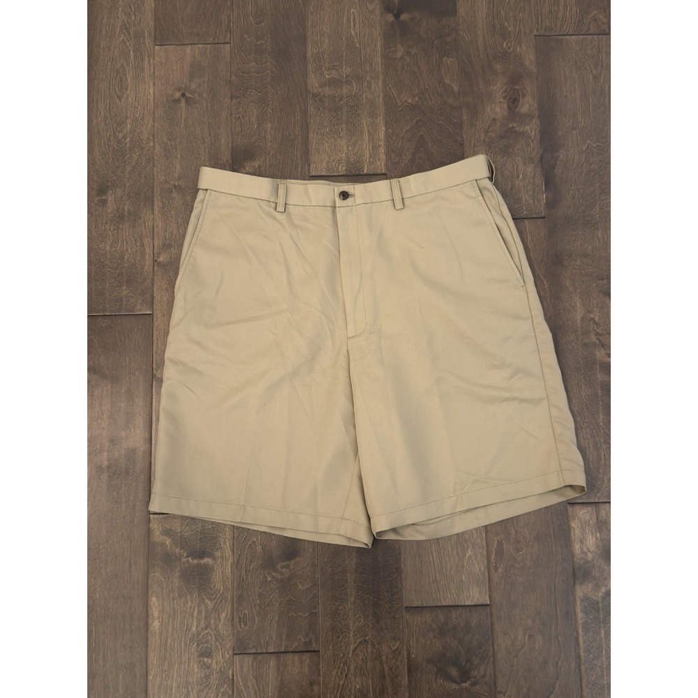 Haggar Mens Flat Front Beige Shorts Size 38W Expandable Waist Stretch 9” Inseam